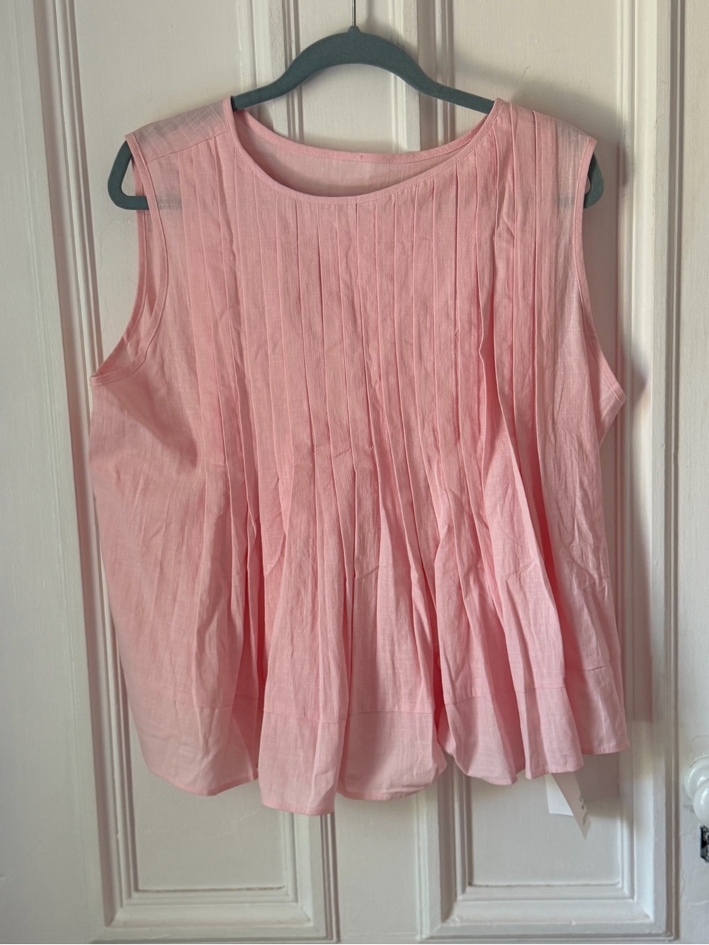 Women’s NWT C.C. Bell Linen Sleeveless Tuck Pleat Blouse Size XL